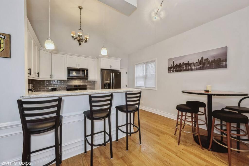 2-Bed 2-Bath Apt - Close To Uc W/ Free Parking 시카고 외부 사진