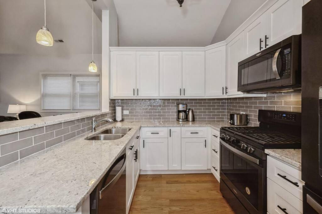 2-Bed 2-Bath Apt - Close To Uc W/ Free Parking 시카고 외부 사진